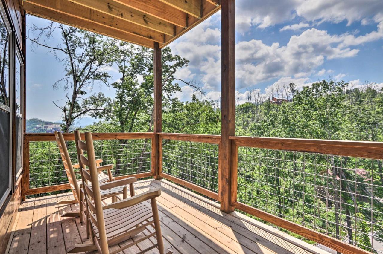 Modern Cabin With Hot Tub And Game Room In Gatlinburg! Eksteriør bilde