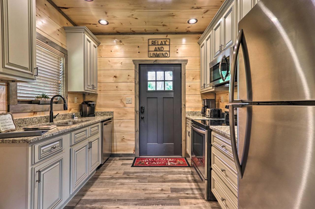 Modern Cabin With Hot Tub And Game Room In Gatlinburg! Eksteriør bilde