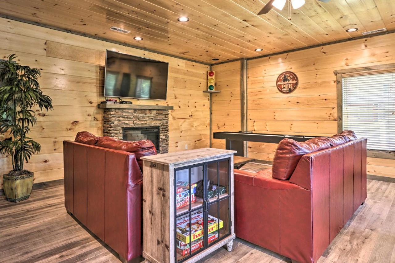 Modern Cabin With Hot Tub And Game Room In Gatlinburg! Eksteriør bilde