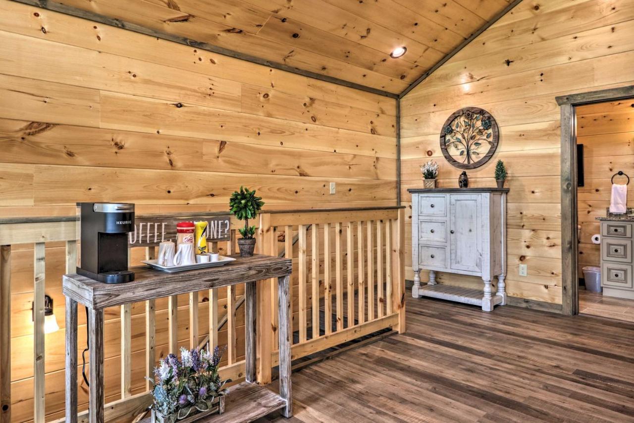 Modern Cabin With Hot Tub And Game Room In Gatlinburg! Eksteriør bilde